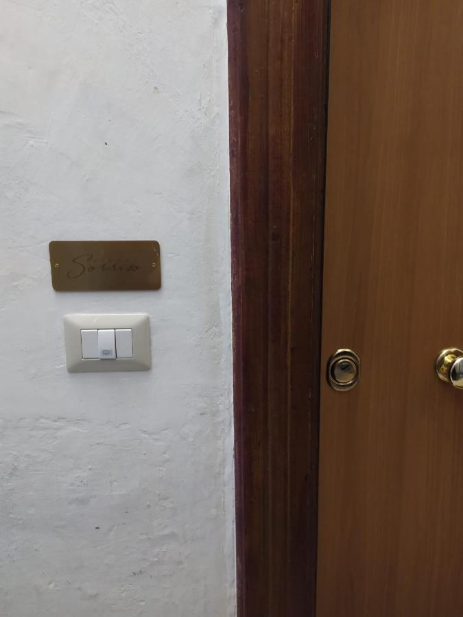 Dimora Sorriso Apartment Bari Exterior photo